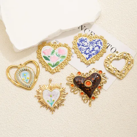 Colgante de Corazón Hueco de Acero Inoxidable 304 Impresión UV Patrón Floral Vintage Chapado en Oro Diamantes de Imitación para Joyería DIY Mujer