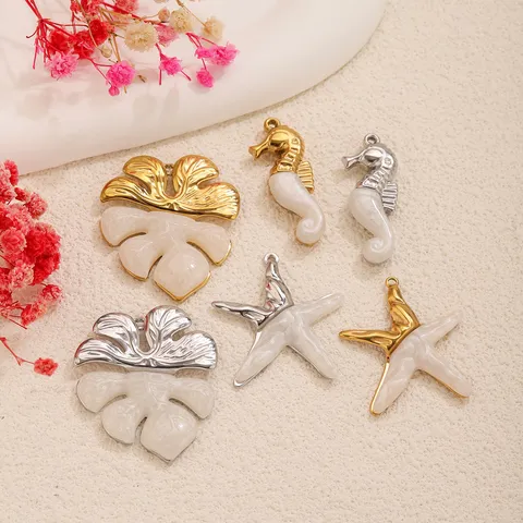 Ozean-Stil Edelstahl Anhänger Ohne Kette Perlmutt-Imitation Monstera-Blatt Seepferdchen Seestern Charm Für Schmuckherstellung Damen