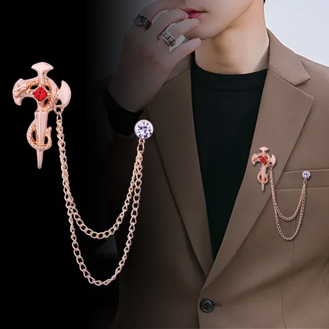 Vintage Gotische Slang Kruis Zwaard Brosche Voor Heren Dames Legering Strass Kwastjes Ketting Reversspeld Kostuum Banket Sieraden