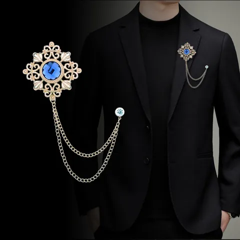 Vintage Zinklegierung Hohl Geometrische Brosche Mit Strass Akzent Lange Quastenkette Unisex Retro Palast Stil Kleidung Nadeln Mantel Zubehör Schmuck