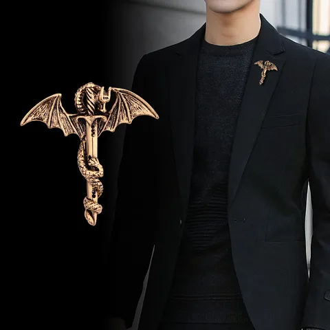 Vintage Western Style Alloy Dragon Sword Brooch For Men Wings Badge Lapel Pin Retro Mythical Magic Brooches Fairy Tale Costume Jewelry Outerwear Accessories