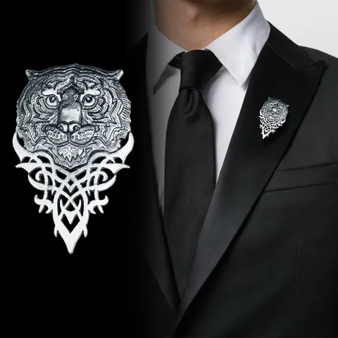 Vintage Alloy Tiger Head Brooch For Men Retro Hollow Pattern Lapel Pin Dominating Animal Suit Accessories Collar Pin