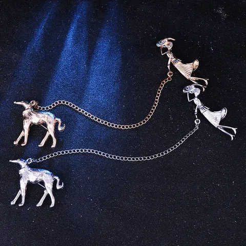 Creative Alloy Linked Chain Brooch For Women Men Cartoon Lady Walking Dog Pendant Pin Electroplated Gold Silver Badge Suit Lapel Pin Fashion Outfit Jewelry Accessories Gift