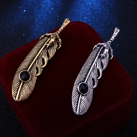 Vintage Zinc Alloy Eagle Claw Feather Brooch For Men Euro-American Domineering Suit Lapel Pin Rhinestone Embellished Men's Coat Overcoat Jewelry Brooch Pin