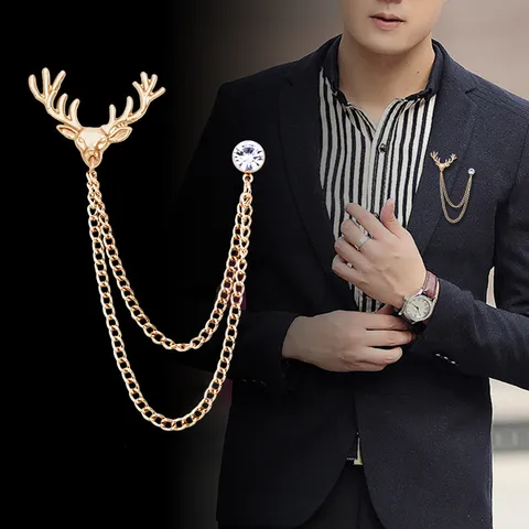 Vintage Europese Sprookjes Eland Broche Met Kwastenketting Strass Reversspeld Legering Dierlijke Broche Voor Mannen Vrouwen Shirt Jas Sieraden