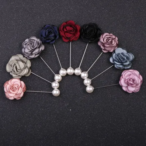 Broche Fleur de Camélia en Tissu Élégante pour Femmes Perle Artificielle Longue Épingle en Métal Fait à la Main pour Robe Costume Broche de Revers Bijoux Cadeau