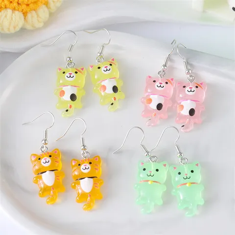 Pendientes Colgantes de Gato de Resina de Dibujos Animados para Mujeres Niñas Multicolor Gatito de Cola Larga Animal Pendientes Colgantes Joyería de Oreja Divertida