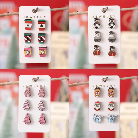 Ensemble de Boucles d'Oreilles Clous en Bois de Noël pour Femmes Flocon de Neige Sapin de Noël Tasse à Café Bonhomme de Neige Renne Père Noël Bijoux de Fête