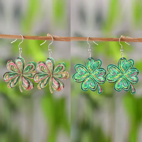 Pendientes de Madera del Día de San Patricio Pintados de Color Corazón Trébol Pendientes Colgantes Gancho de Acero Inoxidable Joyería de Fiesta para Mujer