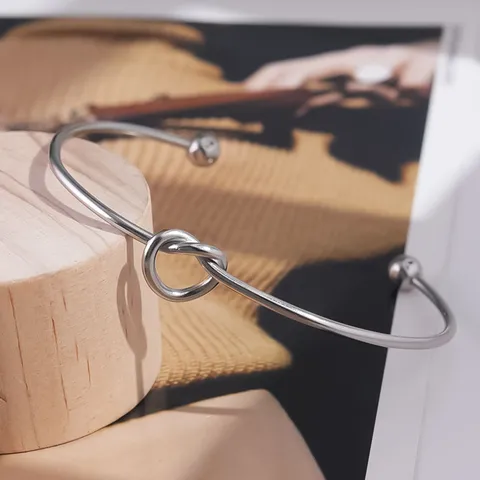 Brazalete de Puño Abierto de Acero Inoxidable con Nudo de Corazón Minimalista para Mujer Joyería de Moda Regalo