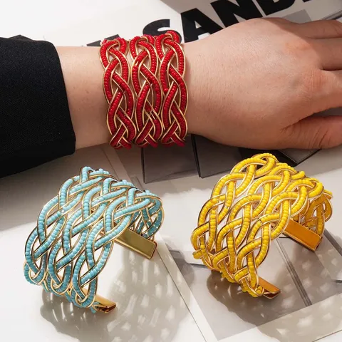 Vintage Creatief Meerlagig Geweven Kunstparel Open Manchet Armband Etnische Brede Metalen Bangle Vakantie Kostuum Accessoire Voor Vrouwen Sieraden