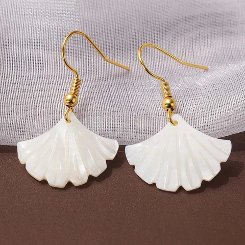 Handgemaakte Witte Schelp Monstera Blad Waaiervormige Hanger Oorbellen Roestvrij Stalen Haak Zomer Strand Sieraden Voor Dames