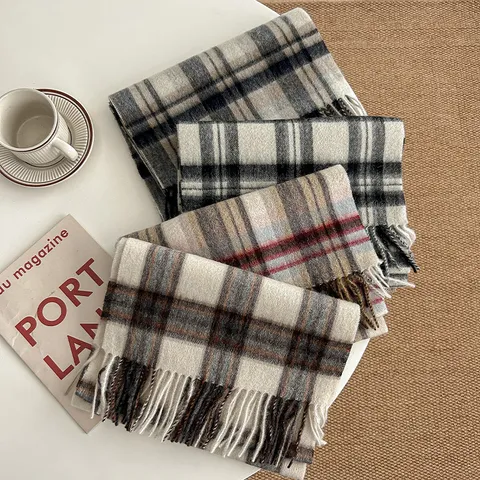 Bufanda de Lana a Cuadros Estilo Británico Invierno Cálido Borlas Chal Unisex Pareja Suave Moda Calentador de Cuello
