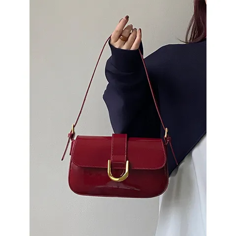 Women Retro Crossbody Bag Patent PU Leather Shoulder Armpit Handbag Gold Horseshoe Buckle Vintage Style