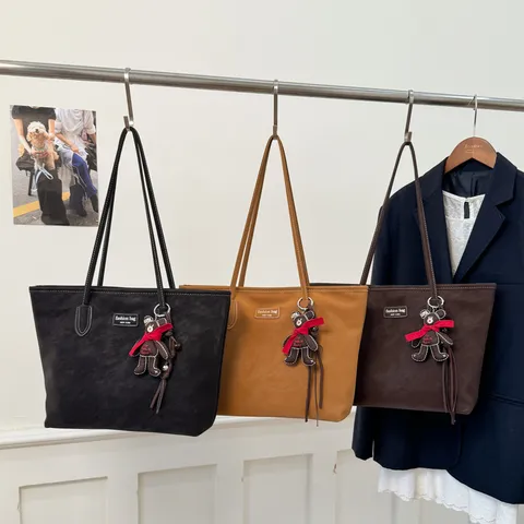 Retro Large Capacity Suede Tote Bag Women PU Leather Commuting Shoulder Bag Casual Fashion Handbag With Optional Bear Pendant