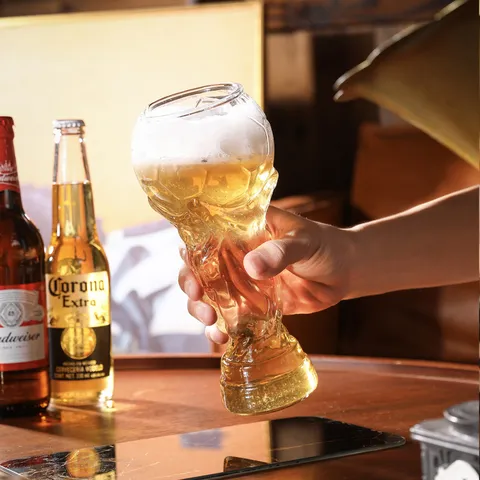 Kreativ Borosilikatglas Weltcup Trophäe Bierkrug Mundgeblasen Fußball Textur Große Kapazität Klarer Getränkebecher Für Bar Pub Party