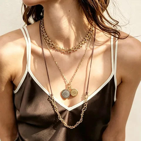 Collier Multirang en Fer Alliage de Zinc Pendentif Rond Chaîne Géométrique Cordon en Cuir Fermoir Mousqueton Bijoux