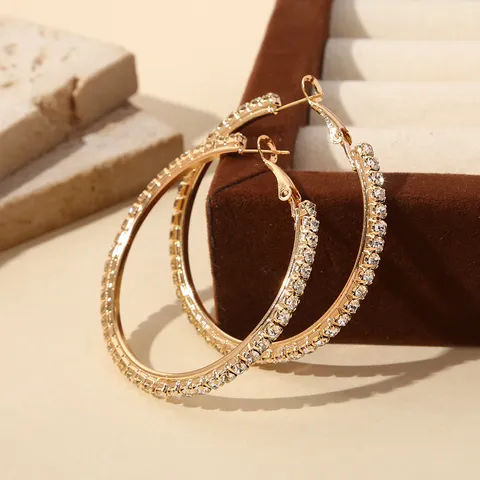 Vrouwen Minimalistische Metalen Strass C-Vormige Creolen Luxe Mode Ingelegde Geometrische Oorbellen Voor Dagelijks Feest Sieraden