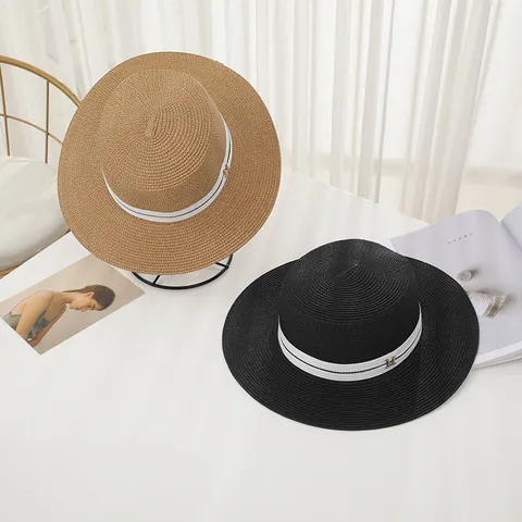 Damen Sommer Strohhut Florentiner Hut Breite Flache Krempe Sonnenschutz Strandhut Elegant Britischer Stil Band Buchstaben Deko