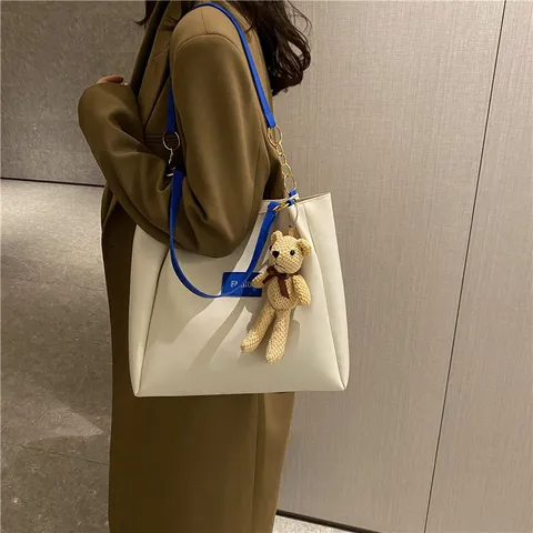 PU Leren Shopper Voor Dames Grote Capaciteit Casual Schoudertas Met Ketting En Leuke Beren Hanger Handtas