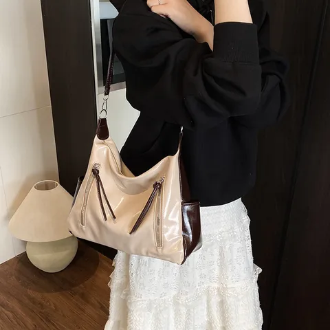 Vrouwen Grote Capaciteit PU Lederen Tote Tas Vintage Contrast Kleur Schoudertas Casual Woon-werkverkeer Crossbody Tas Met Kwast