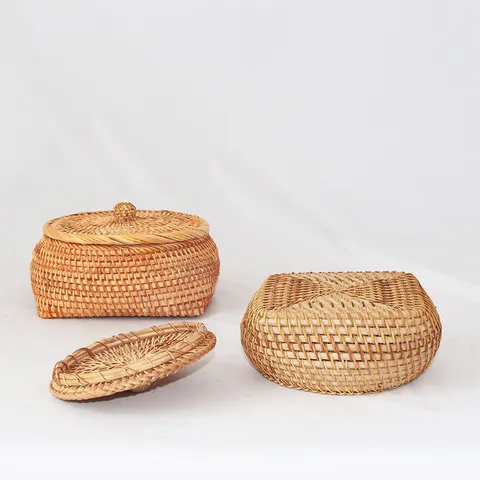 Japanese Style Woven Rattan Storage Basket With Lid Pastoral Handcrafted Natural Wicker Organizer For Home Living Room