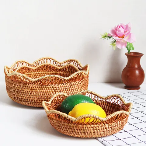 Handwoven Rattan Fruit Basket Wicker Storage Basket With Scalloped Lace Edge Decorative Woven Basket For Living Room Kitchen