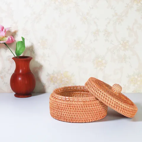 Natural Rattan Woven Storage Box With Lid Handmade Desktop Sundries Storage Container Small Fruit Nut Basket Home Decor