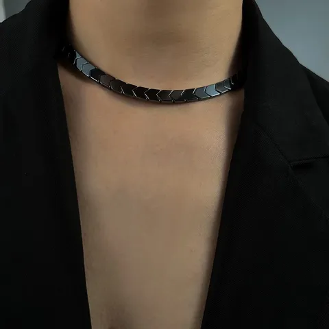 Minimalist Titanium Steel Hematite Triangle Pendant Necklace For Men Unisex Geometric Arrow Chain Jewelry Gift