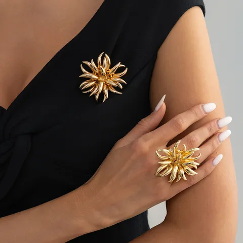 Vintage Baroque Alloy Sun Goddess Brooch Pin Luxury Irregular Flower Opening Ring Electroplated Gold Silver Jewelry Gift For Women