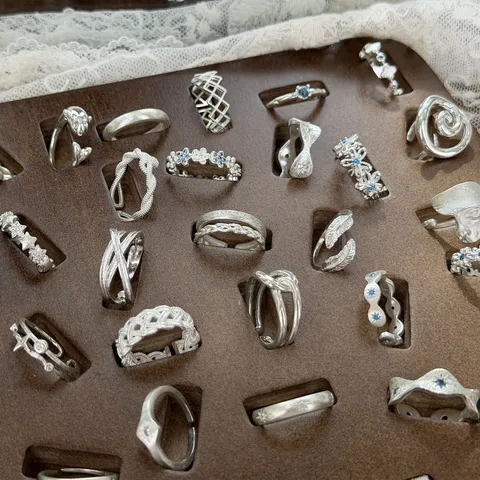 Korean Style Niche Design Twist Geometric Open Ring For Women Elegant Silver Rhinestone Stackable Finger Ring Fashion Hand Jewelry