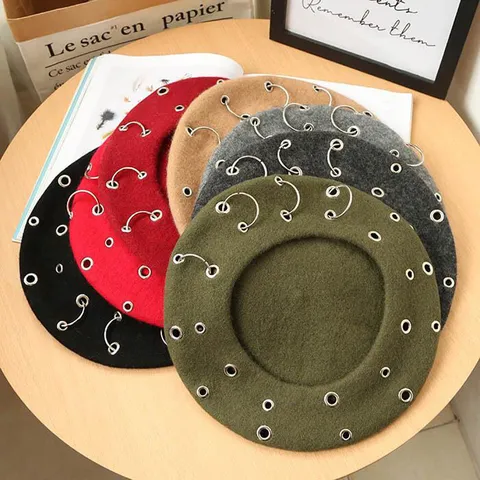 Punk Imitation Wool Blend Beret Hat With Metal Rings Vintage Fashion Painter Cap Warm Winter Felt Berets For Men Women