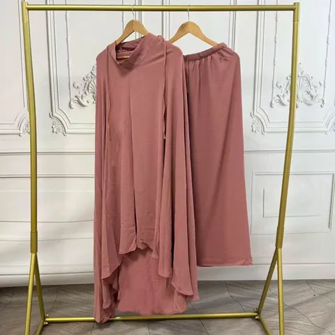 Mousoulmaniko Forema Prosefchis Gynaikon Set Dyo Temaxion Monochromo Makry Maniki Maxi Forema Me Mantili Abaya