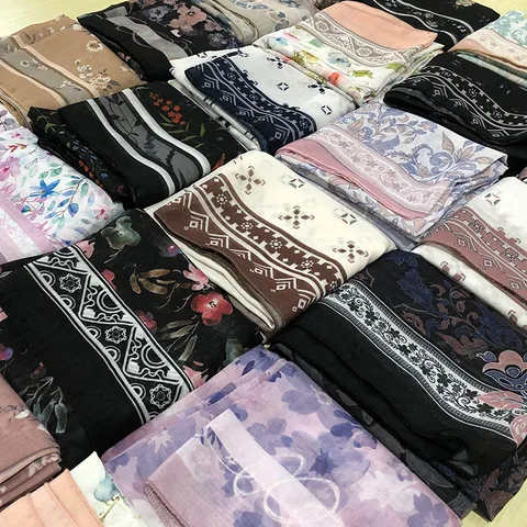 Women Fashion Square Scarf Polyester Printed Hijab Muslim Head Scarf Shawl Sun Protection Beach Wrap Daily Wear