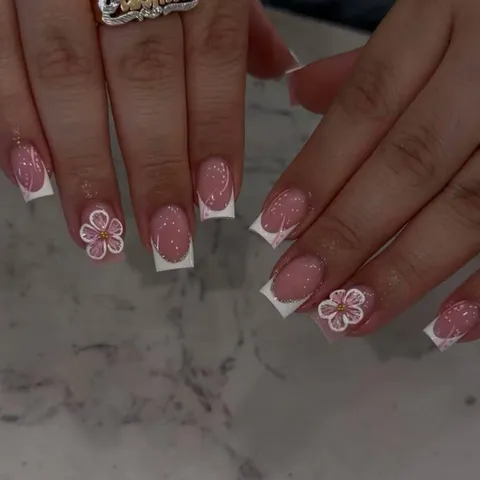 French Press On Nails 3D Relief Flower Bowknot Decor Short Almond Square Shape Faux Nails Rhinestone Artificial Pearl Manicure Tips