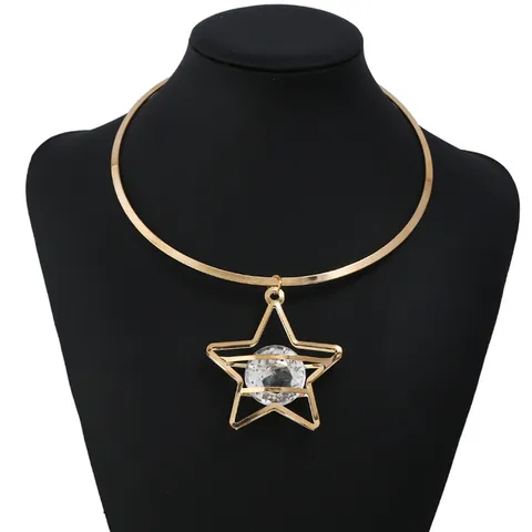 Vintage Alloy Cutout Pendant Necklace Hollow Out Geometric Rhinestone Choker Short Neck Chain Luxury Retro Jewelry For Women Men