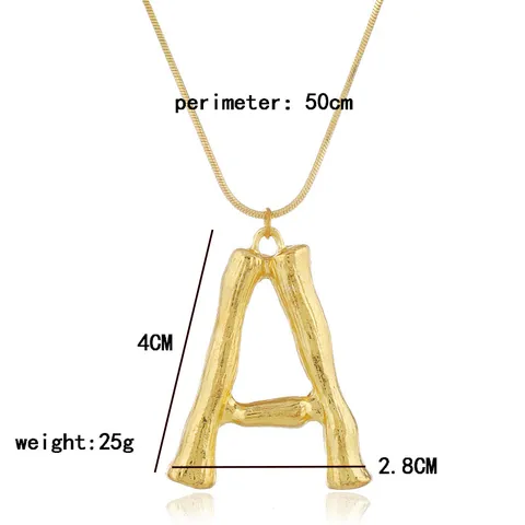 Punk Stil Englische Alphabet Buchstaben Personalisierte Schlüsselbeinkette Legierung Galvanisiert Bambus Textur Gold Metall Anhänger Halskette Für Damen