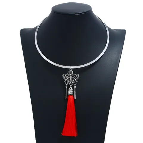 Westlicher Stil Übertriebener Metall Drehmoment Halsreif Kette Mit Hohlem Schmetterling Anhänger Lange Fransen Quaste Schlüsselbein Kette Für Damen Statement Schmuck Geschenk