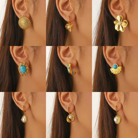 Euro-Amerikanisch Edelstahl Vergoldet Schmuckset Für Damen Mode Unregelmäßig Herz Blume Geometrisch Anhänger Halskette Ohrringe Künstliche Perle Schmuckset