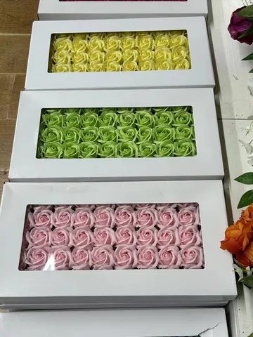 Boîte Cadeau de Têtes de Fleurs de Savon Artificiel Roses Cadeau de Saint-Valentin Fleurs Artificielles Pour Fête de Mariage Décoration Intérieure Vente en Gros