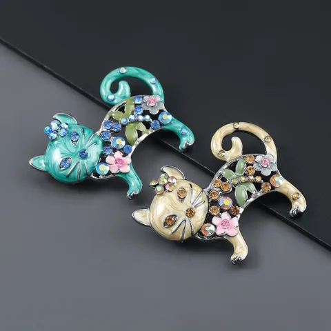 Vintage Alloy Enamel Cat Brooch Rhinestone Flower Kitten Pin Badge For Commute Daily Banquet Unisex Costume Decorative Jewelry Gift