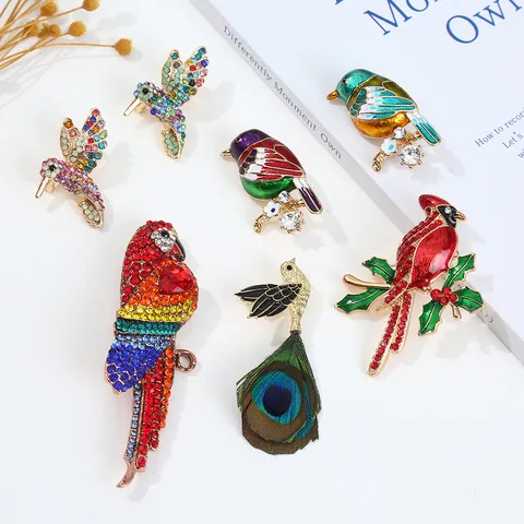 Vintage Alloy Rhinestone Bird Brooch Exaggerated Multicolor Parrot Hummingbird Enamel Brooch Pin For Banquet Women Dress Jewelry Accessory Gift