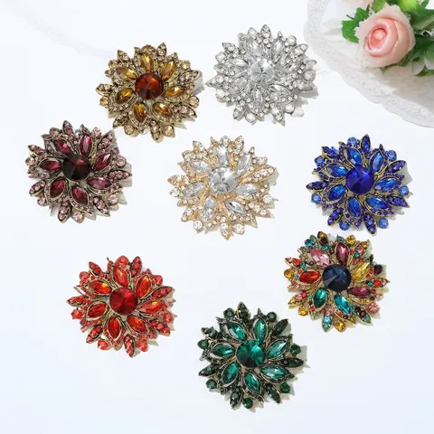 Broche Florale en Strass Vintage pour Femmes Alliage de Zinc Électroplaqué Fleur en Cristal Broche Épinglette Accessoire de Mode Vêtements