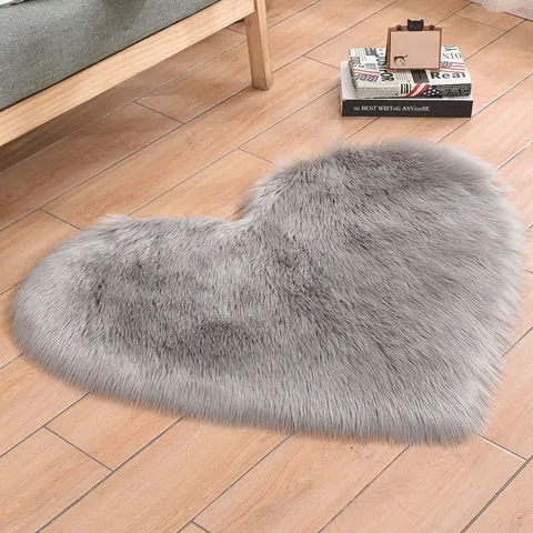 Tapis en Fausse Laine en Forme de Cœur Tapis Doux et Moelleux Tapis de Chevet de Chambre Tapis de Salon Décoration Intérieure