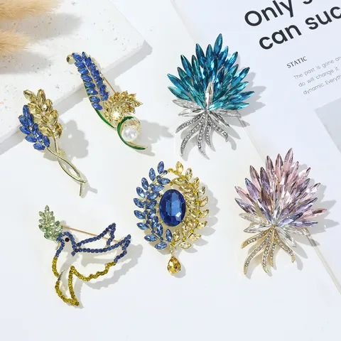 Elegant Zinc Alloy Blue Rhinestone Bouquet Brooch For Women High Grade Delicate Crystal Wheat Ear Flower Dress Accents Jewelry Gifts