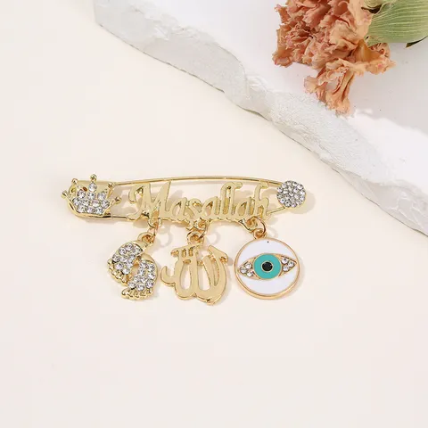 Broche Mauvais Œil en Strass Épingle Masallah Lettre Pieds de Bébé Pendentif Alliage de Zinc Or Bijoux Ethniques Religieux pour Femme