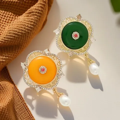 Vintage Palace Style Brooch Pin Ping'an Buckle Pearl Water Drop Hollow Design Zinc Alloy Rhinestone Brooch For Women Cheongsam Accessories