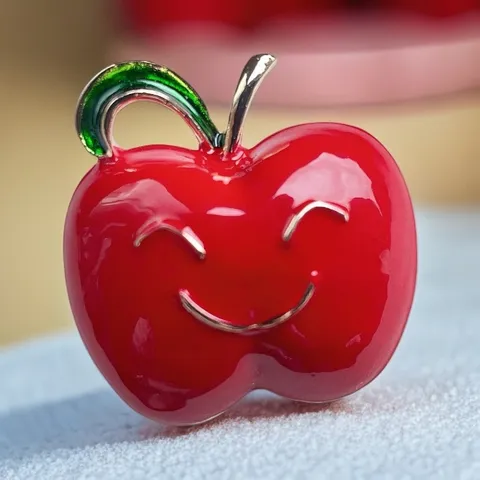 Alloy Cute Smile Apple Brooch Pin Anti-Exposure Fruit Shape Enamel Brooch For Women Fashion Clothing Accessories Gift