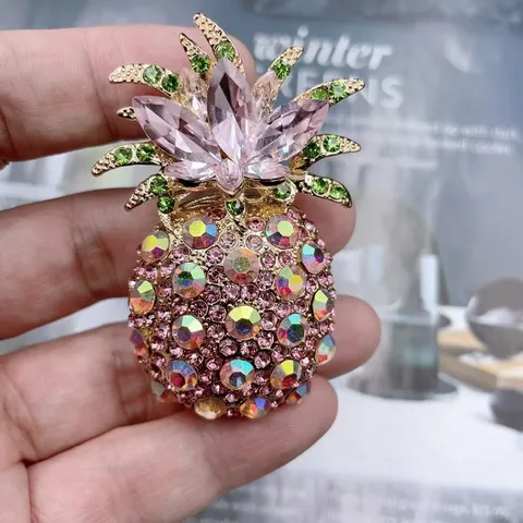 Fashion Colorful Rhinestone Pineapple Brooch High-End Alloy Crystal Fruit Corsage Pin For Women Wedding Party Jewelry Accessories