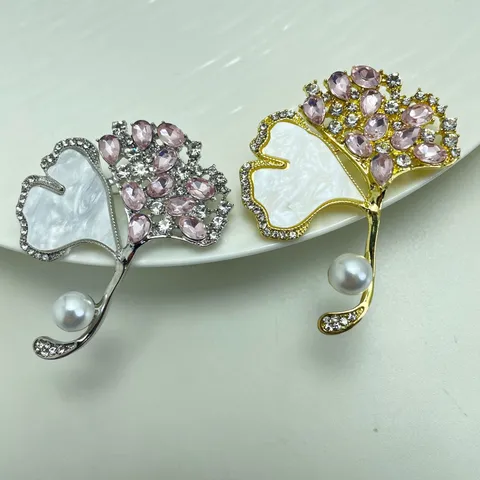 Elegant Alloy Ginkgo Leaf Brooch Rhinestone Artificial Pearl Gold Silver Color Lapel Pin Vintage Leaf Accessory For Women Men Suit